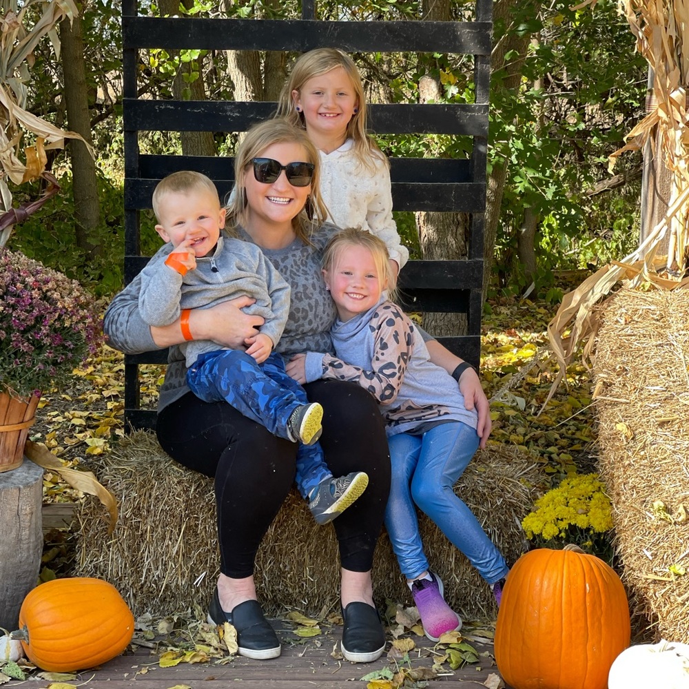 Meet your Posher, Joyce